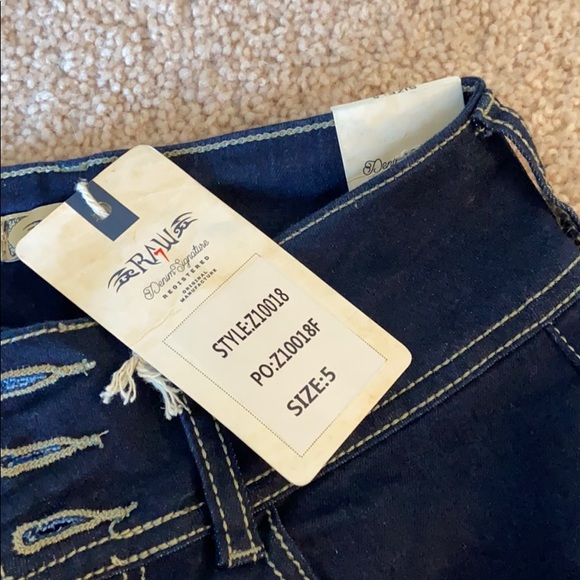 Dark Wash Ankle Cut Denim - Picture 2 of 3